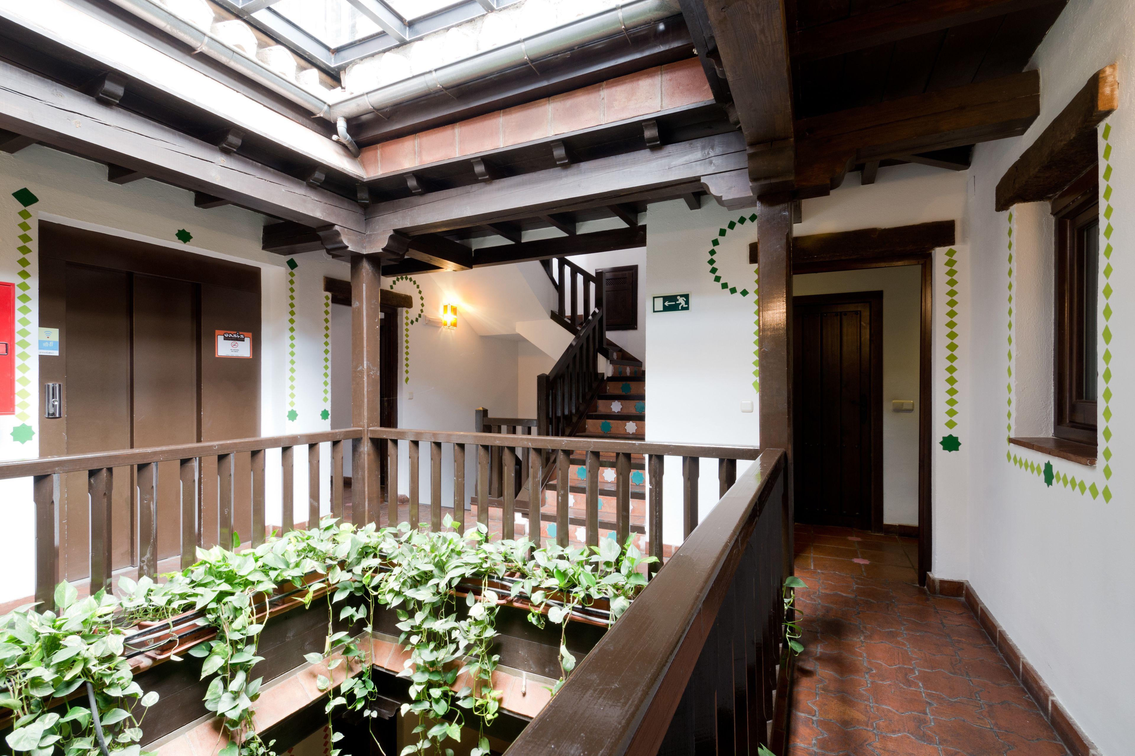 Oasis Backpackers' Hostel Granada — Photos 3